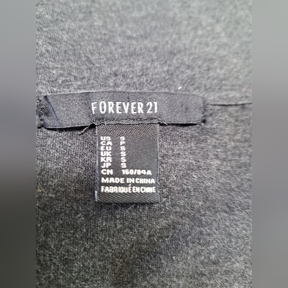 Forever 21 Studded Accents Knit Top Size Small - Picture 4 of 5